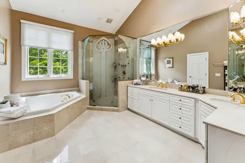 $1,850,000 | 1745 Sundrop Circle, Highland Park, IL 60035