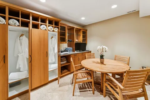 $1,850,000 | 1745 Sundrop Circle, Highland Park, IL 60035