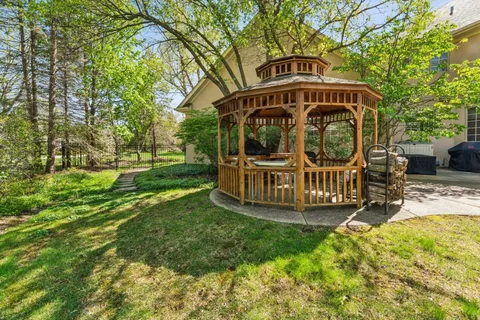 $1,850,000 | 1745 Sundrop Circle, Highland Park, IL 60035