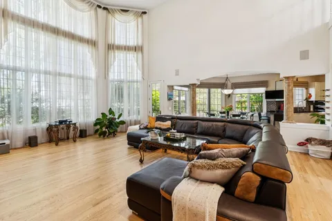 $1,850,000 | 1745 Sundrop Circle, Highland Park, IL 60035