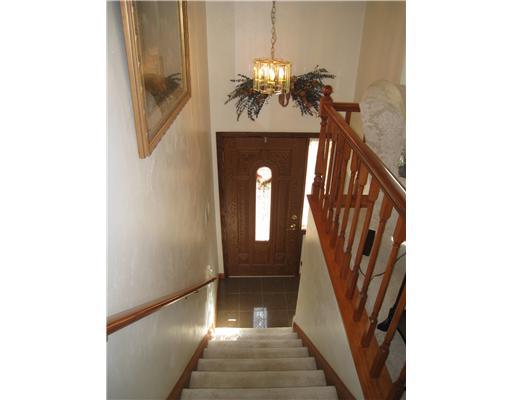 850 Blue Ridge Road Plum, PA 15239 - Photo 8 of 18 Entry/Foyer.