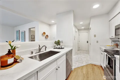 $380,000 | 2829 Franklin Avenue East, Unit N2, Seattle, WA 98102