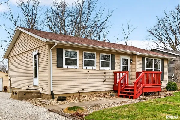 $184,900 | 306 Parkview Drive, Washington, IL 61571