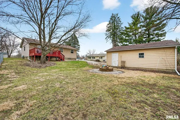 $184,900 | 306 Parkview Drive, Washington, IL 61571