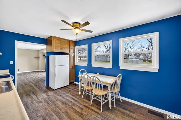 $184,900 | 306 Parkview Drive, Washington, IL 61571