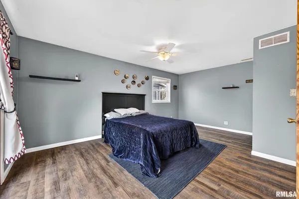 $184,900 | 306 Parkview Drive, Washington, IL 61571