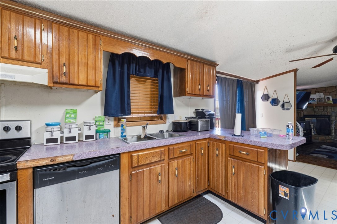 1461 Cartersville Road Cartersville, VA 23027 - Photo 8 of 31