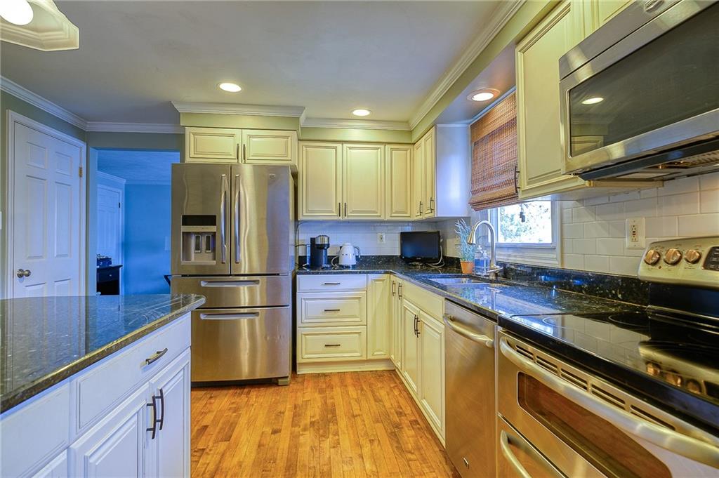 1298 Rolling Meadow Road Pittsburgh, PA 15241 - Photo 6 of 25 Gallery Image 6