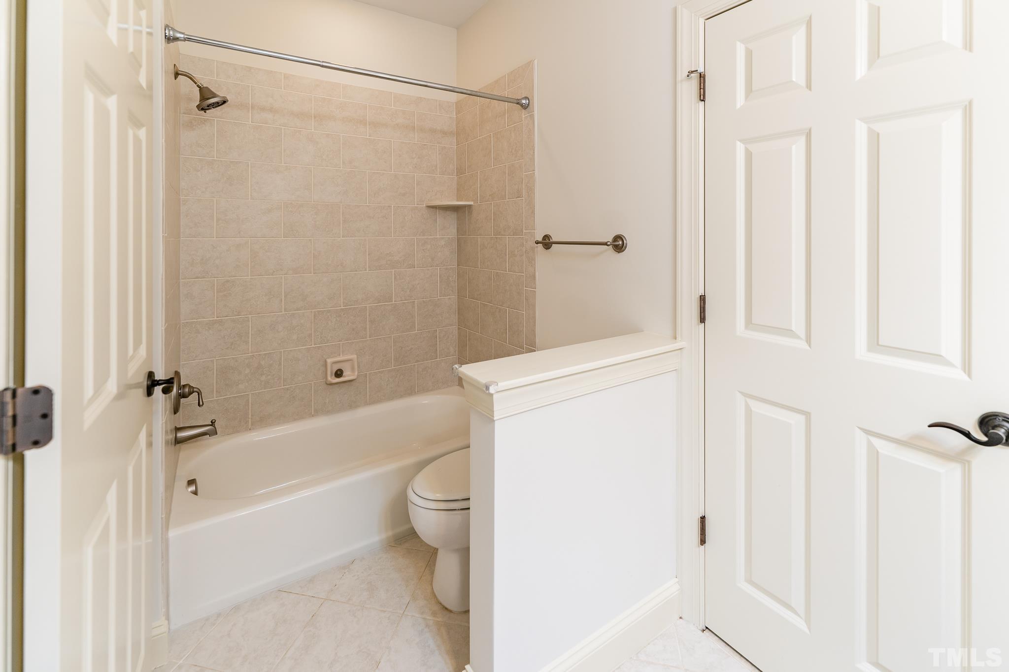 5732 Thistleton Lane Raleigh, NC 27606 - Photo 33 of 63 Gallery Image 33