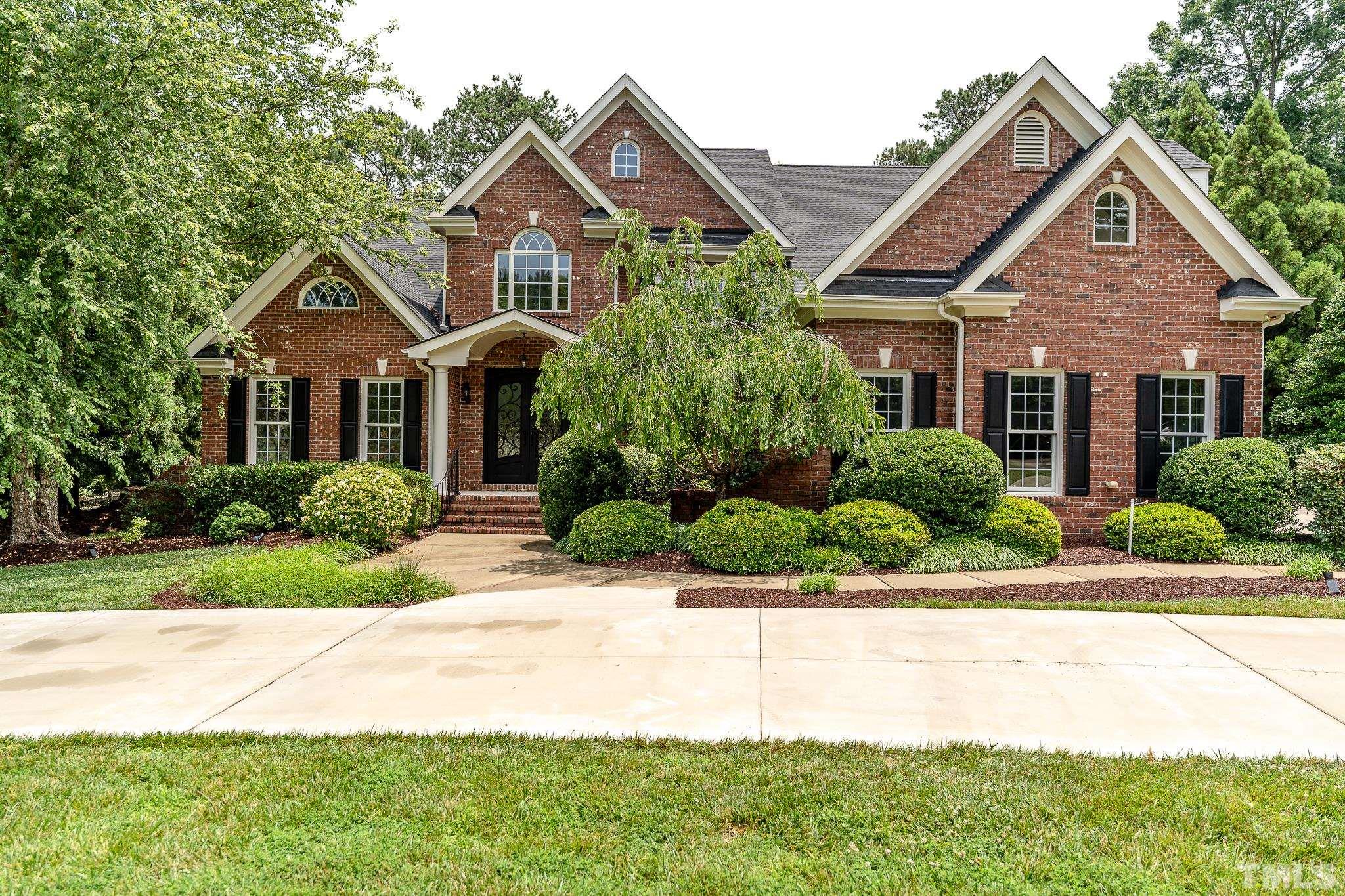 5732 Thistleton Lane Raleigh, NC 27606 - Photo 6 of 63 Gallery Image 6