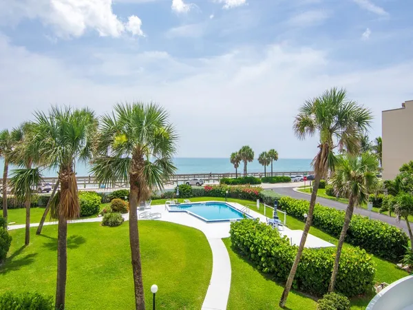 $3,000 | 4049 Ocean Drive, Unit 204, Vero Beach, FL 32963