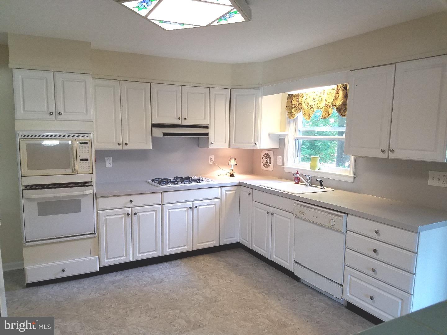 600 Paddock Road Havertown, PA 19083 - Photo 11 of 23 Kitchen