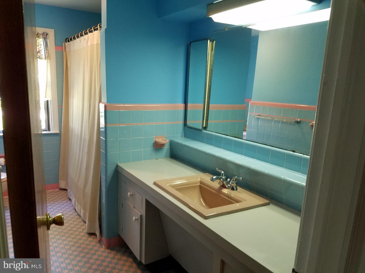 600 Paddock Road Havertown, PA 19083 - Photo 15 of 23 Bathroom