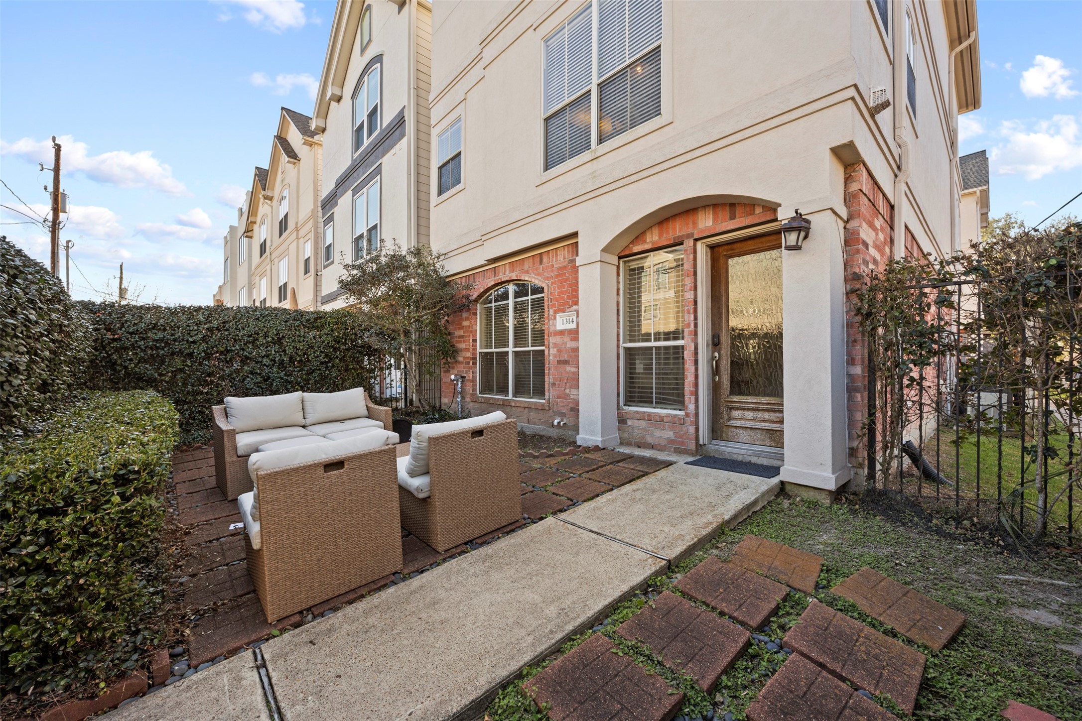 1314 Utah Street Houston, TX 77007 - Photo 2 of 22