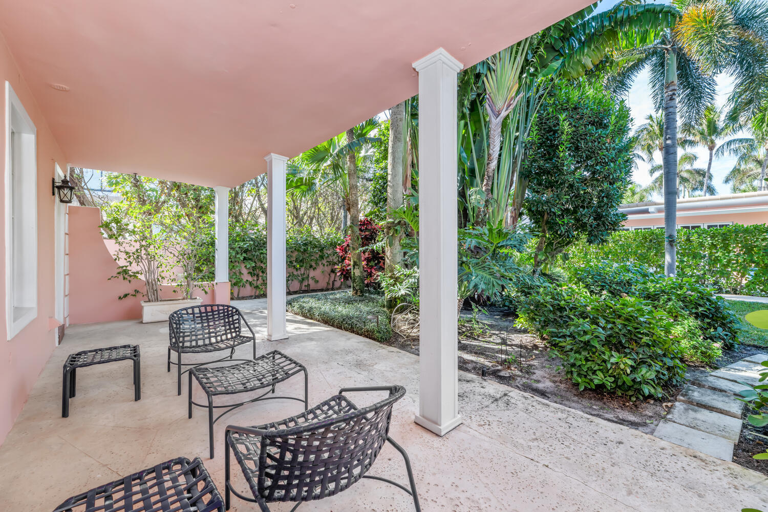 134 Peruvian Avenue, Unit 104 Palm Beach, FL 33480 - Photo 16 of 20