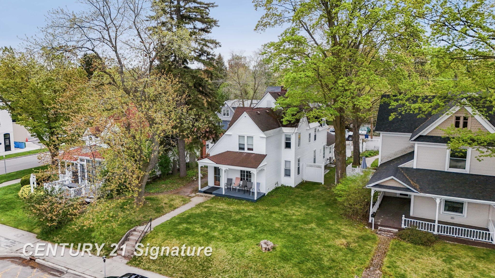 607 West Front Street Traverse City, MI 49684 - Photo 2 of 43