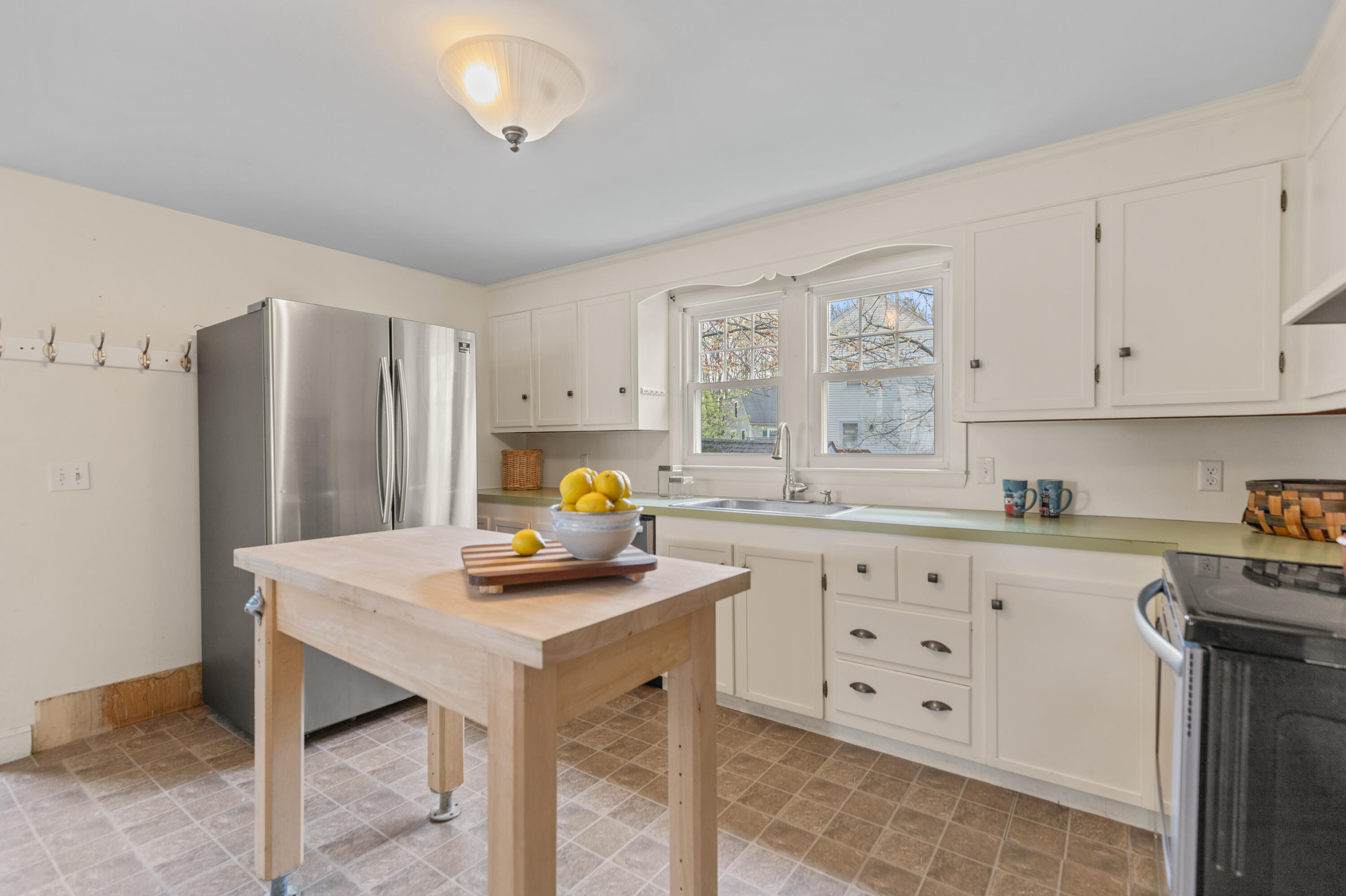 12 Kenneth Road South Portland, ME 04106 - Photo 2 of 31 12KennethSouthPortland_002