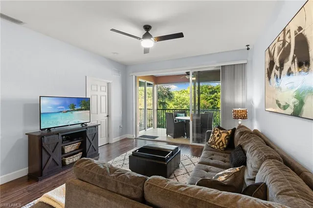 $374,990 | 10021 Heather Lane, Unit 803, Naples, FL 34119