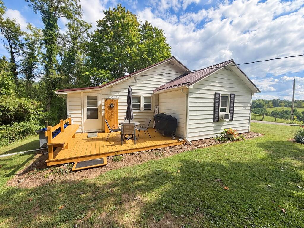 821 Byllesby Road Ivanhoe, VA 24350 - Photo 3 of 14 Gallery Image 3