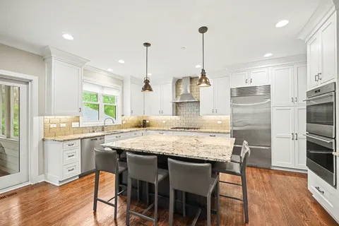 $1,300,000 | 633 Kenilworth Avenue, Glen Ellyn, IL 60137