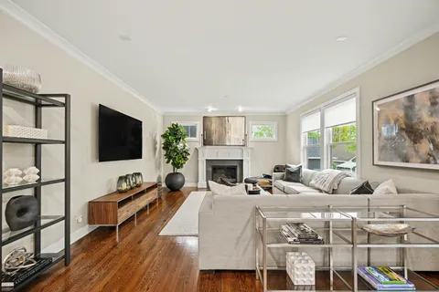 $1,300,000 | 633 Kenilworth Avenue, Glen Ellyn, IL 60137