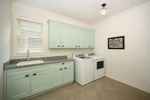 $1,300,000 | 633 Kenilworth Avenue, Glen Ellyn, IL 60137