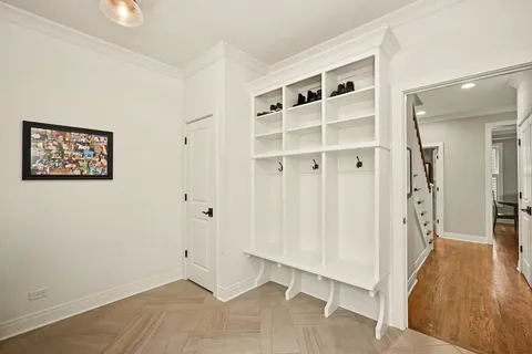 $1,300,000 | 633 Kenilworth Avenue, Glen Ellyn, IL 60137