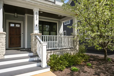 $1,300,000 | 633 Kenilworth Avenue, Glen Ellyn, IL 60137