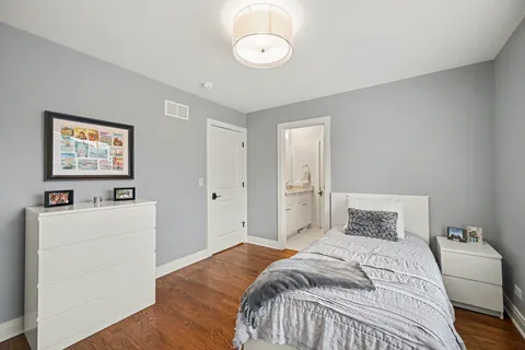 $1,300,000 | 633 Kenilworth Avenue, Glen Ellyn, IL 60137