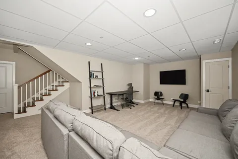 $1,300,000 | 633 Kenilworth Avenue, Glen Ellyn, IL 60137