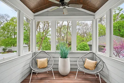 $1,300,000 | 633 Kenilworth Avenue, Glen Ellyn, IL 60137