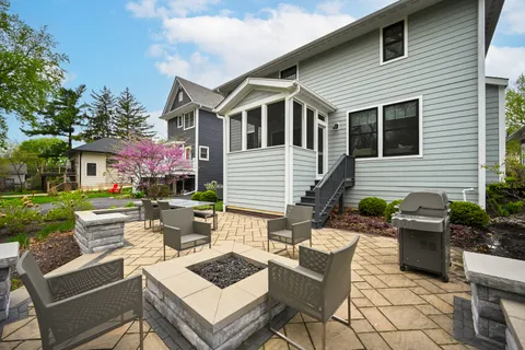 $1,300,000 | 633 Kenilworth Avenue, Glen Ellyn, IL 60137