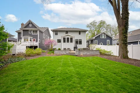 $1,300,000 | 633 Kenilworth Avenue, Glen Ellyn, IL 60137