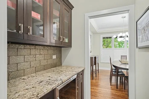 $1,300,000 | 633 Kenilworth Avenue, Glen Ellyn, IL 60137