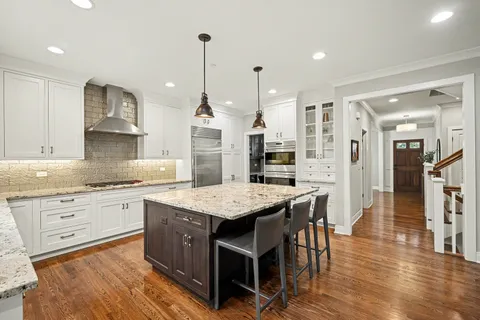 $1,300,000 | 633 Kenilworth Avenue, Glen Ellyn, IL 60137