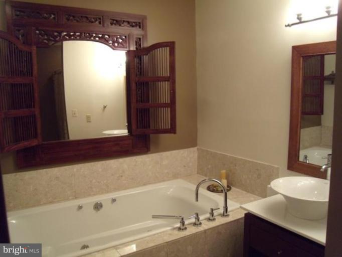 518 Murdock Road Baltimore, MD 21212 - Photo 9 of 24 Master Bath