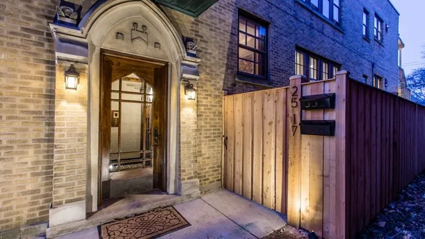 $5,695 | 2517 Central Street, Unit 2, Evanston, IL 60201