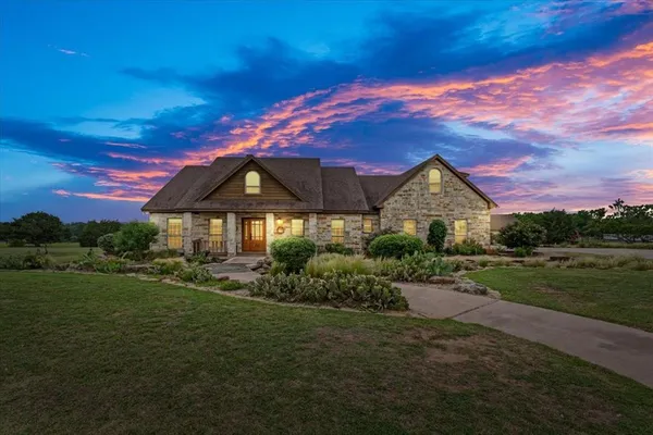 $685,000 | 200 Ranchcrest Road, Lorena, TX 76655