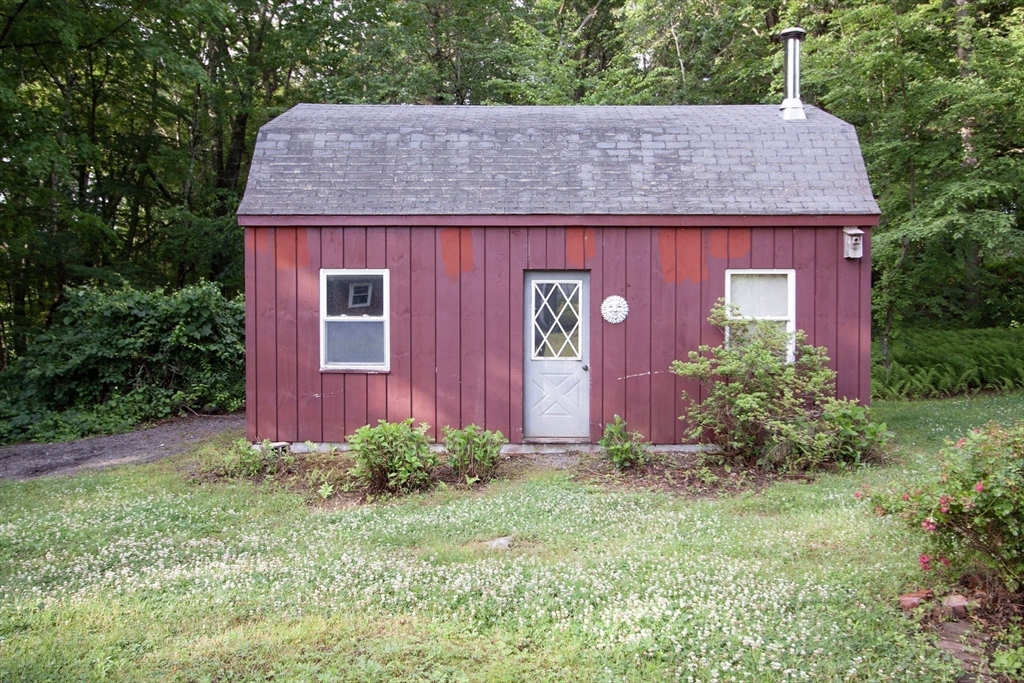 21 Siani Road Leicester, MA 01542 - Photo 28 of 31