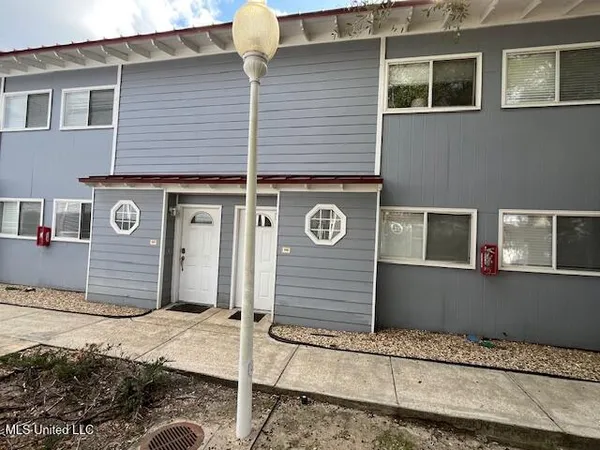 $1,275 | 1664 Beach Boulevard, Unit 148, Biloxi, MS 39531