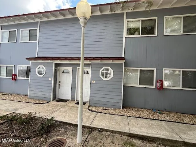 $1,290 | 1664 Beach Boulevard, Unit 148, Biloxi, MS 39531