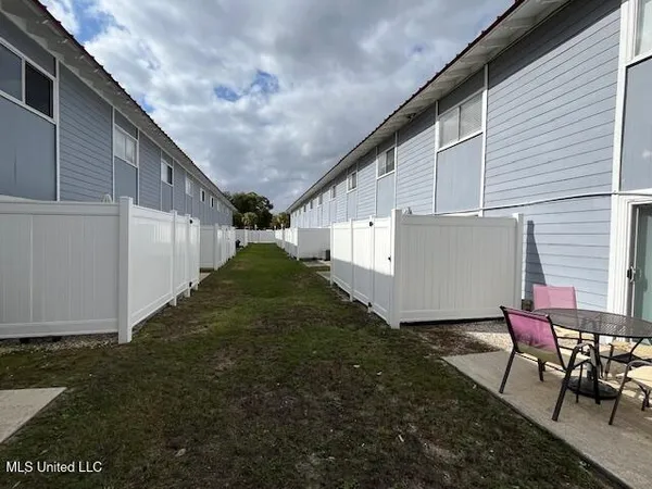 $1,275 | 1664 Beach Boulevard, Unit 148, Biloxi, MS 39531