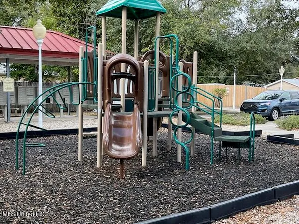 $1,275 | 1664 Beach Boulevard, Unit 148, Biloxi, MS 39531