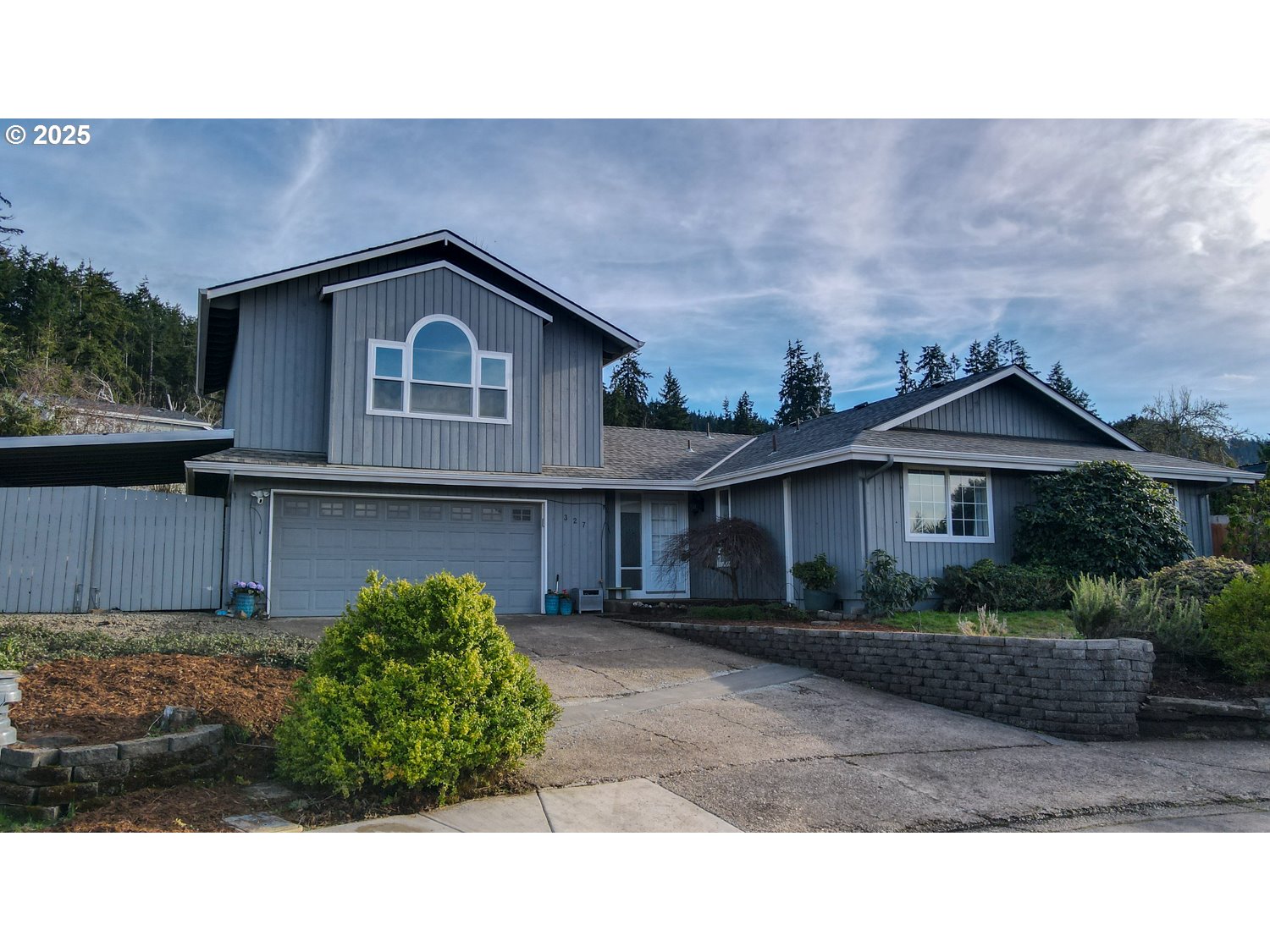 327 South 72nd Street Springfield, OR 97478 - Photo 1 of 48