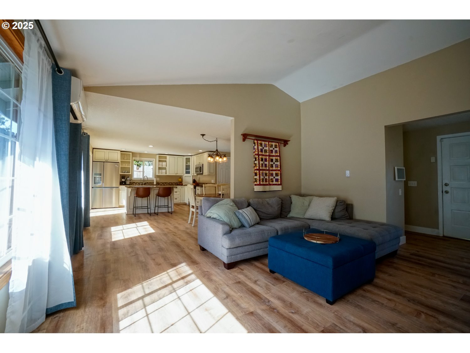 327 South 72nd Street Springfield, OR 97478 - Photo 13 of 48