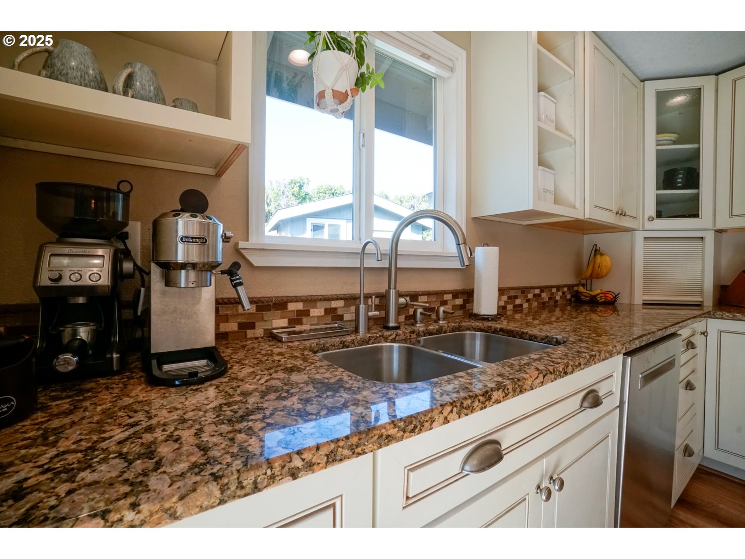 327 South 72nd Street Springfield, OR 97478 - Photo 14 of 48
