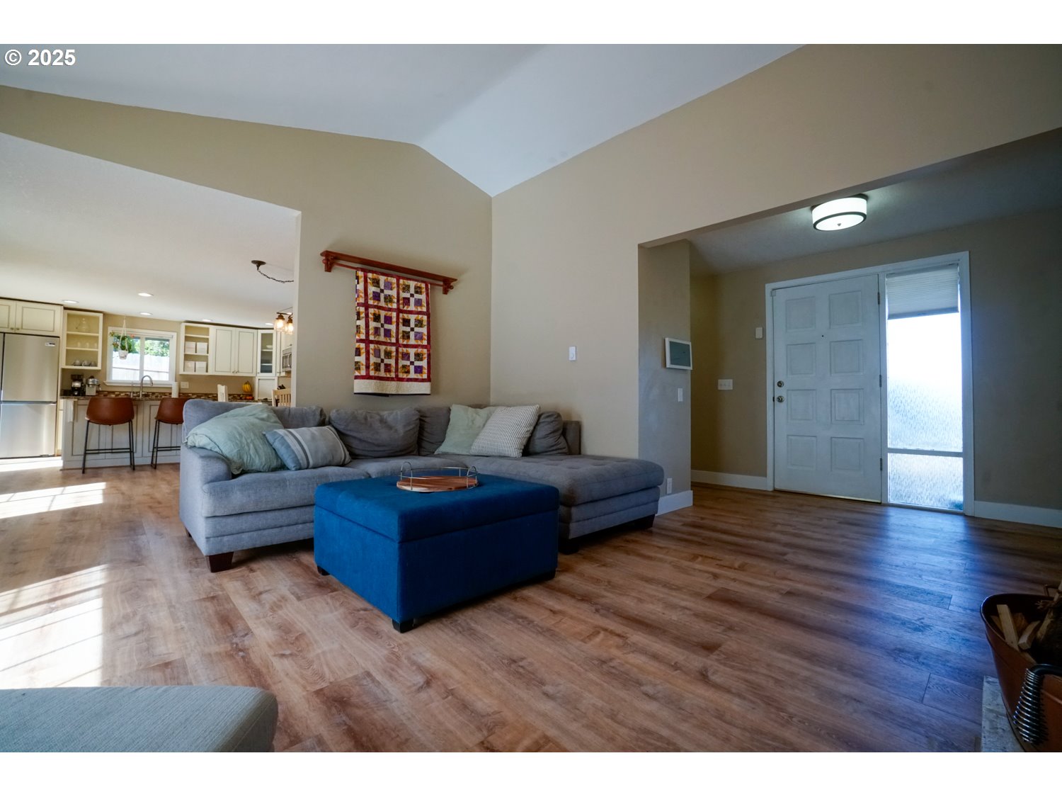 327 South 72nd Street Springfield, OR 97478 - Photo 15 of 48
