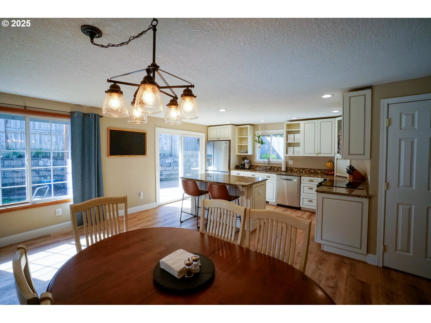 327 South 72nd Street Springfield, OR 97478 - Photo 18 of 48