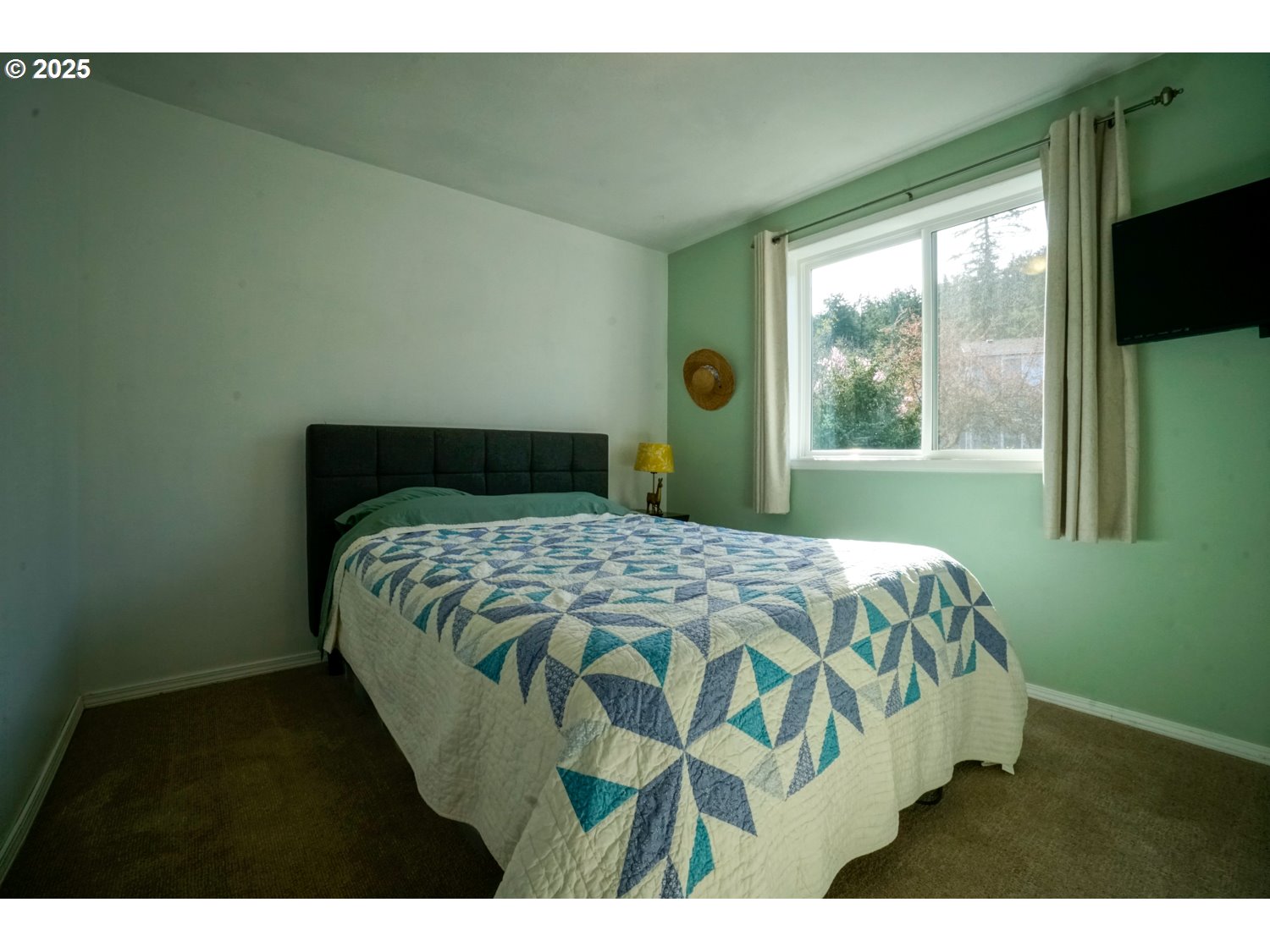 327 South 72nd Street Springfield, OR 97478 - Photo 40 of 48