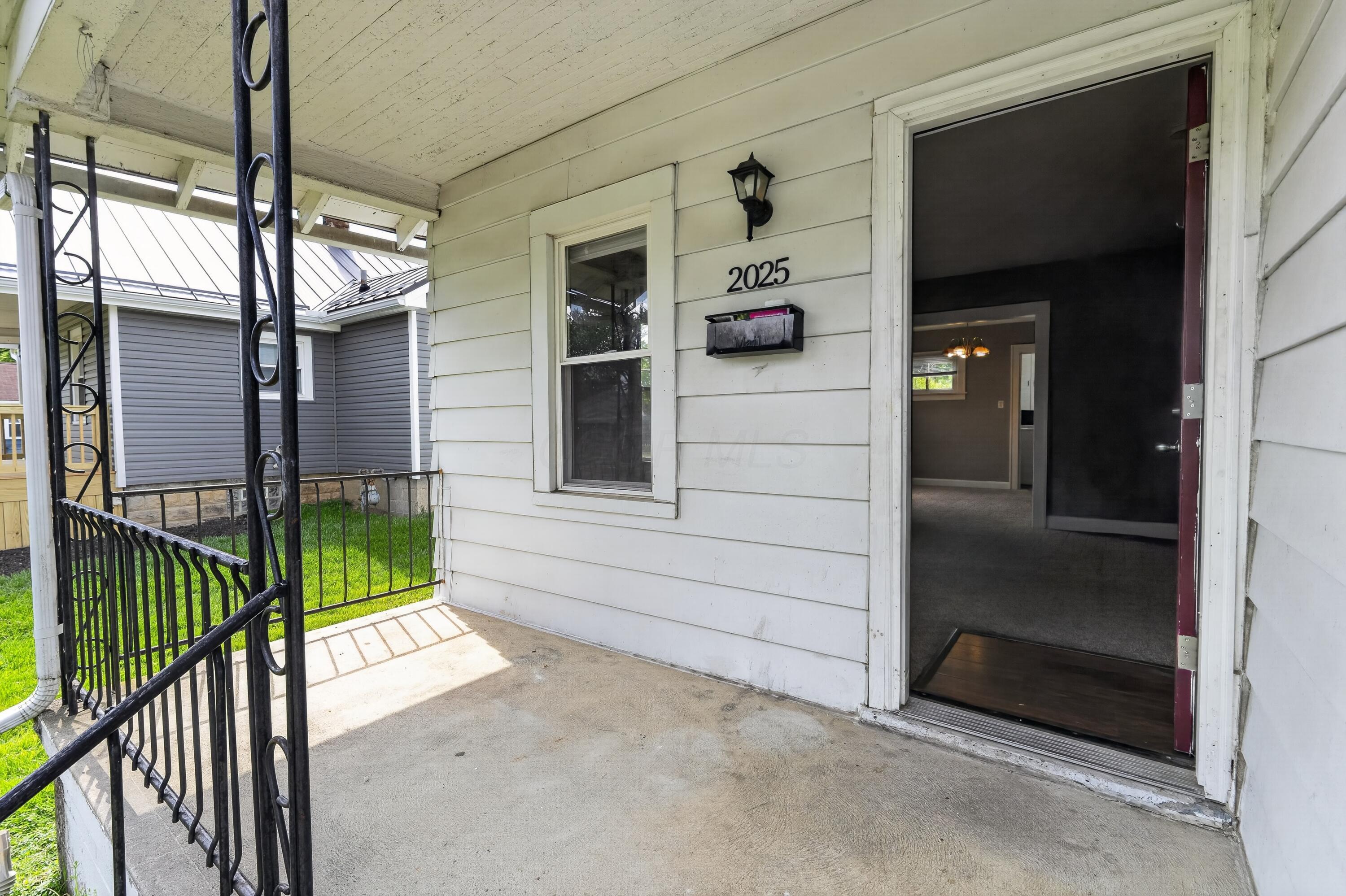 2025 Sale Road Columbus, OH 43224 - Photo 5 of 31 05_2025_Sale_Rd-Exterior-le-1